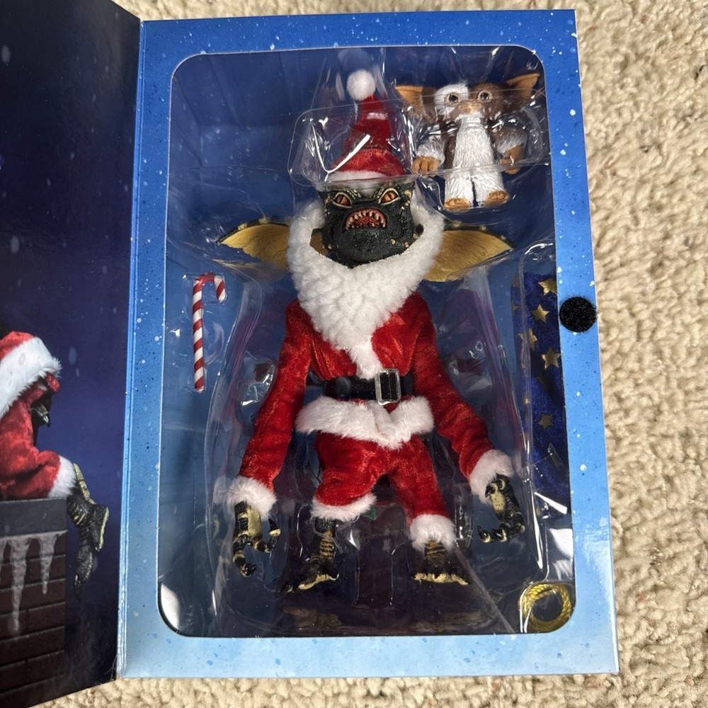 NECA Gremlins 7-Inch Scale Santa Stripe Gizmo Action Figure